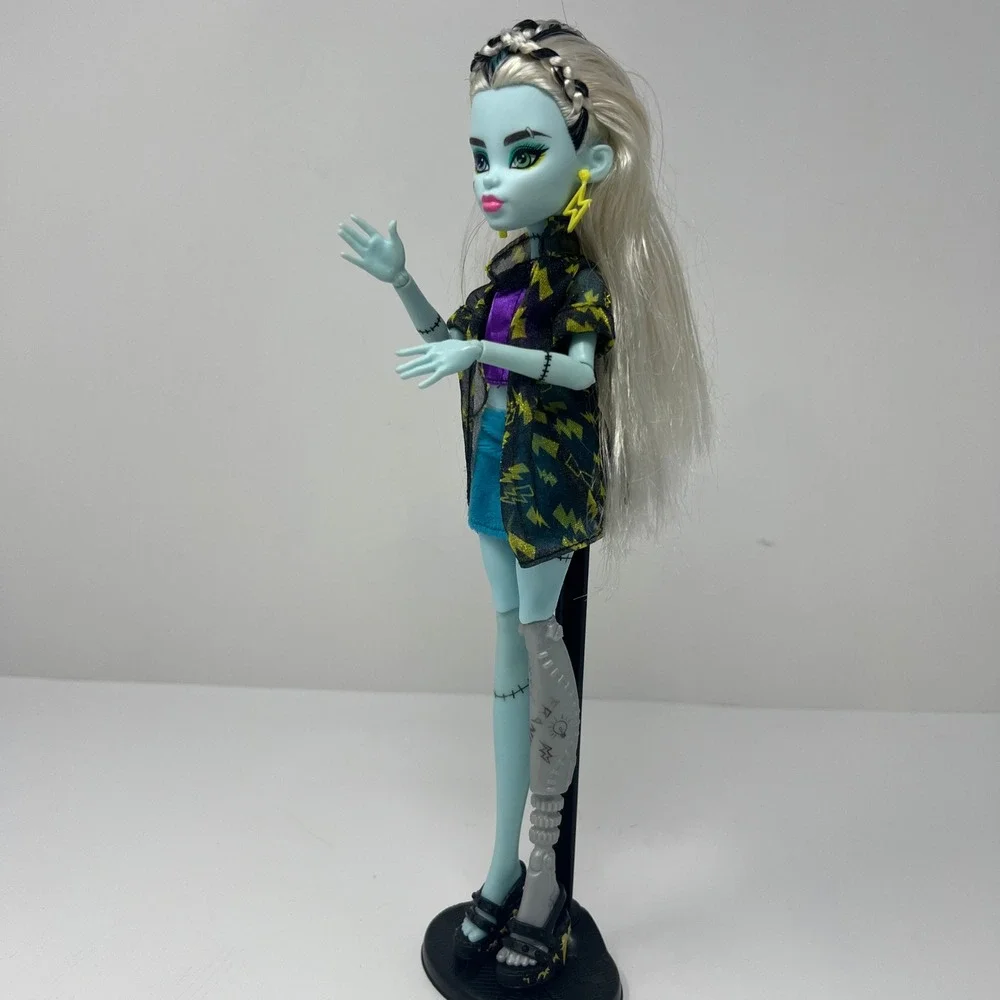 Monster High Frankie Stein G3 Doll Blue Purple Lightning‎ Bolt Fashion 2022